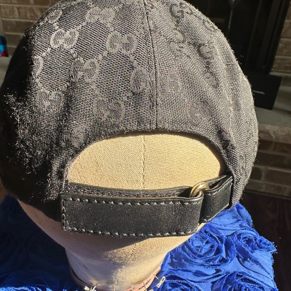 - [ ] Original Gucci canvas baseball hat with Web Black large 59cm authentic - Picture 6 of 6